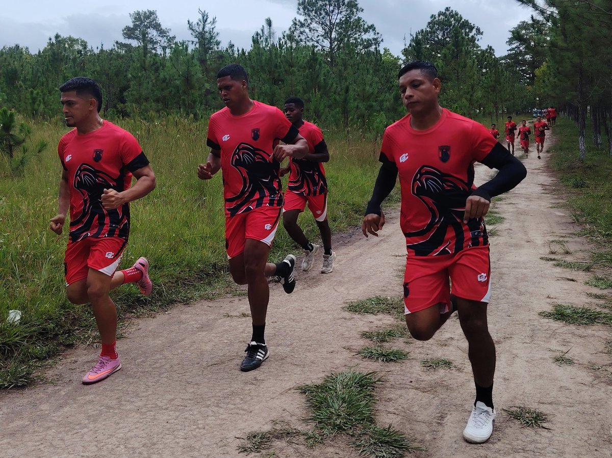 CAISiguatepeque's tweet photo. Así comenzamos, nuestra 3era semana de pretemporada
Realizando trabajos de potencia de plano inclinado, y resistencia intermitente.
#GenteBuena
#gentevaliente
#somosinde
Galería completa👇
https://t.co/BEHVV7iUtE https://t.co/MjDuCy7so0