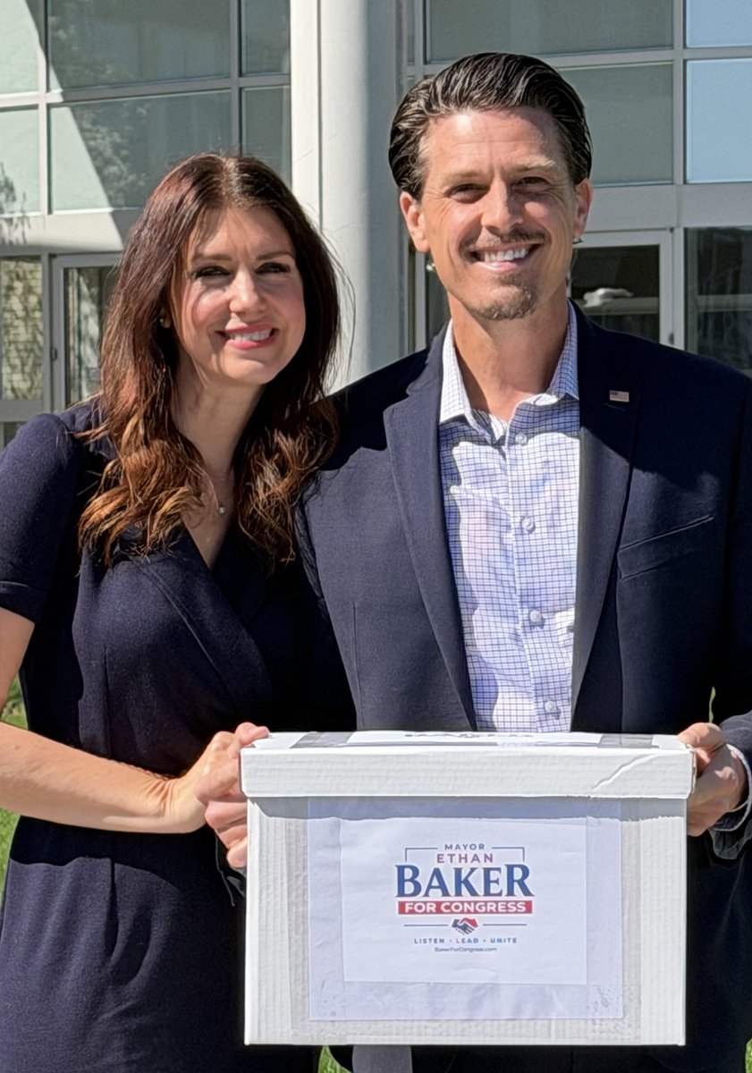 EthanBakerMI's tweet photo. Monday throwback to the day Bethany and I filed the nominating petitions to run for Congress! Such energy and excitement that day, and it just keeps growing! We are so grateful! Join us!
#BakerForCongress
#ListenLeadUnite
#TeamBaker
#MI11 https://t.co/EvrA9seVrH