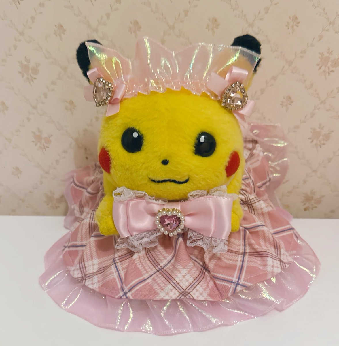 vuis2pikas2nui's tweet photo. 大好きなクリエーターの
ｿﾙｼｴﾑ(@sorcier_m_ribon)様より
デザフェスにてお願いした
お洋服が届きました💓💓

シルエット、生地、パーツ、レース、
隅から隅までこだわりが詰まった
大好きな世界観のお洋服✨

パーツやレースを選ぶ時に
可愛すぎて選べない！という時も
こういう雰囲気ならこれがおすすめです！
と勧めてくれて楽しくオーダーできました♪

組み合わせ無限大なので
今週は着こなしたくさん載せたいと
思います🍒

エプロンの後ろのリボンのうさぎまで
超超可愛い🐰

ｿﾙｼｴﾑ様のイベントオーダー
めちゃくちゃおすすめです！