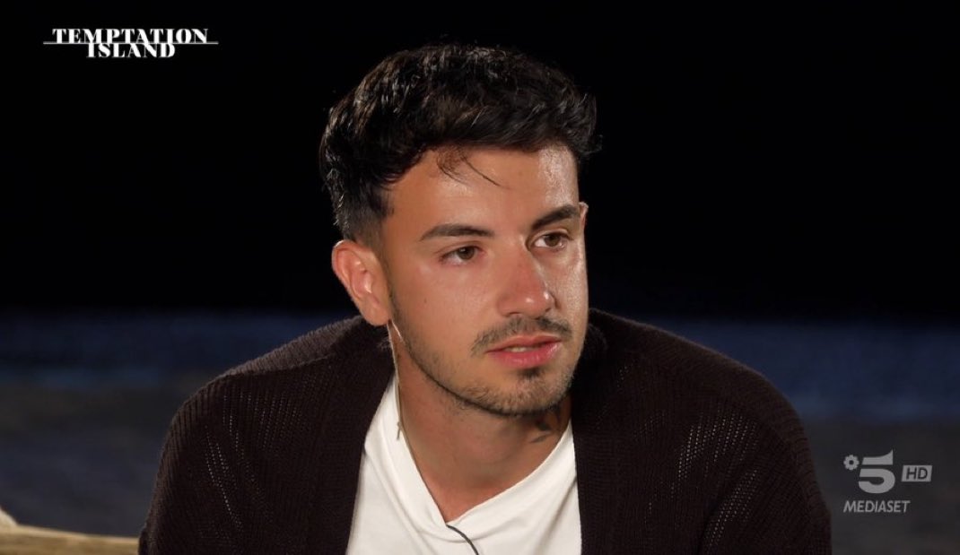 mood_gia_sai's tweet photo. Cristian che dice a Filippo: Grazie del TEMPO! 😭🥹

La sua gratitudine e il suo rispetto dicono tanto del suo carattere!!

#temptationisland https://t.co/WgcLnH4e3g