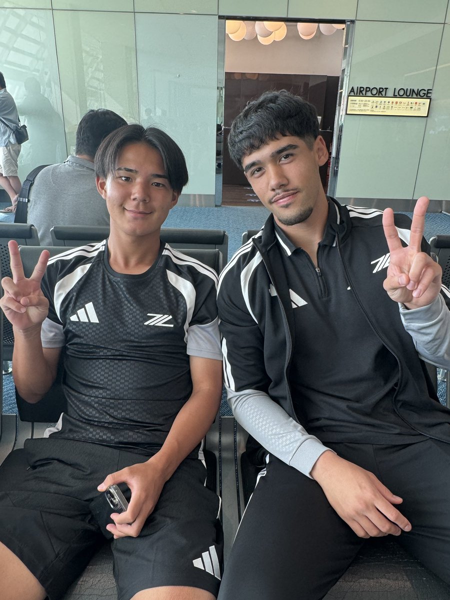 FcMachidaZelvia's tweet photo. 🏝️沖縄キャンプスタート!!🌺
 
沖縄県に向けて出発しました!!✈️✨
いってきます!!✊

#FC町田ゼルビア #zelvia
#沖縄キャンプ2026 https://t.co/K4zPEaEU6I