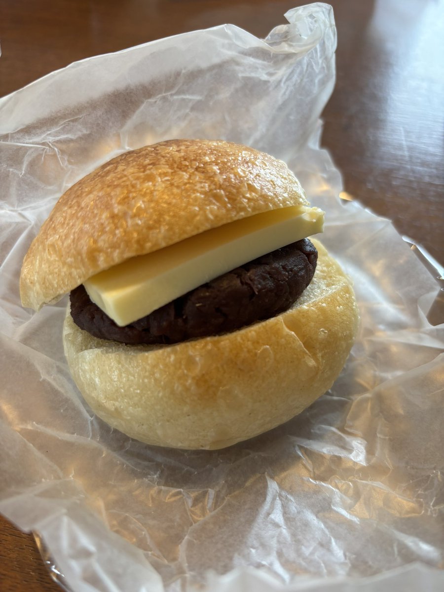 RDx2tm's tweet photo. 朝から至福のあんバタ🤤✨おいしかった〜☺️ https://t.co/CNJXKGjGaD