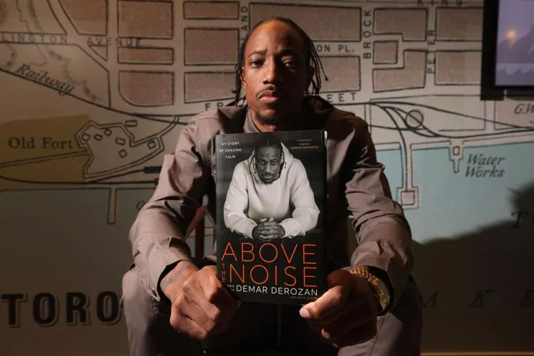 BRWideOpen's tweet photo. DEMAR DEROZAN: A VOZ QUE ECOOU DE COMPTON PARA O MUNDO - Batalhas contra a depressão e conscientização sobre a saúde mental.

Como uma mensagem mudou a forma como o basquete profissional tratava a saúde mental.

https://t.co/dNZ05mrwAH https://t.co/WovBzdfl4W