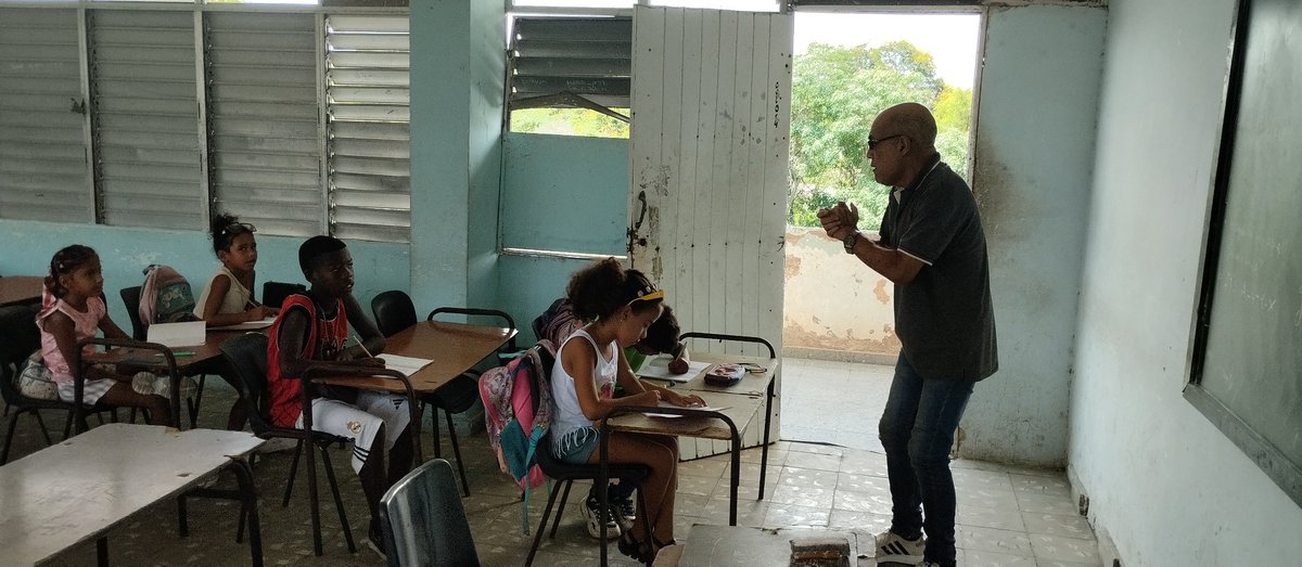 HEdgeSalas72's tweet photo. Se realiza en la enseñanza de adultos el curso de ideoma Inglés en el plan verano de la escuela de ideoma Alberto Delgado Delgado de La Habana del Este https://t.co/SdE7atSlMc