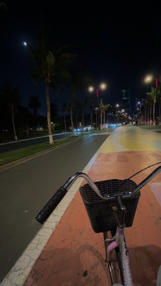 emptysiii's tweet photo. Jeddah Nights https://t.co/XayIHJnhH7