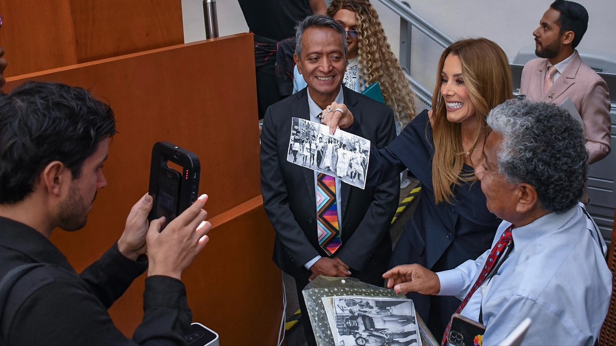 YaajMexico's tweet photo. 🤝 Agradecemos al Senado de la República, a la Sen. @ariastrevilla y a Lidera MX por impulsar espacios que reconocen la historia, trabajo y fuerza de nuestras comunidades; así como al senador @EmmanuelReyesC, al Dip. Federal @JAIMELOPEZVELA, a @HildaTellezL, a Coco Máxima y a @JGarcia1102 por esta sinergia que dignifica la visibilidad de nuestras poblaciones.