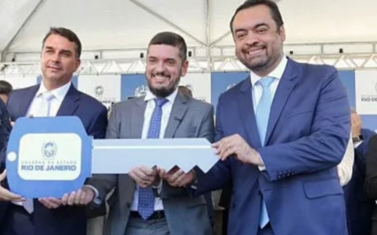 vinicios_betiol's tweet photo. Segundo reportagem do O Globo, o estado do Rio de Janeiro tem R$ 71,8 bilhões em contratos e recursos públicos sob investigação por corrupção. Entenderam pq não sobra dinheiro PRA PAGAR O PISO DOS PROFESSORES? https://t.co/mvOQFmSWDa