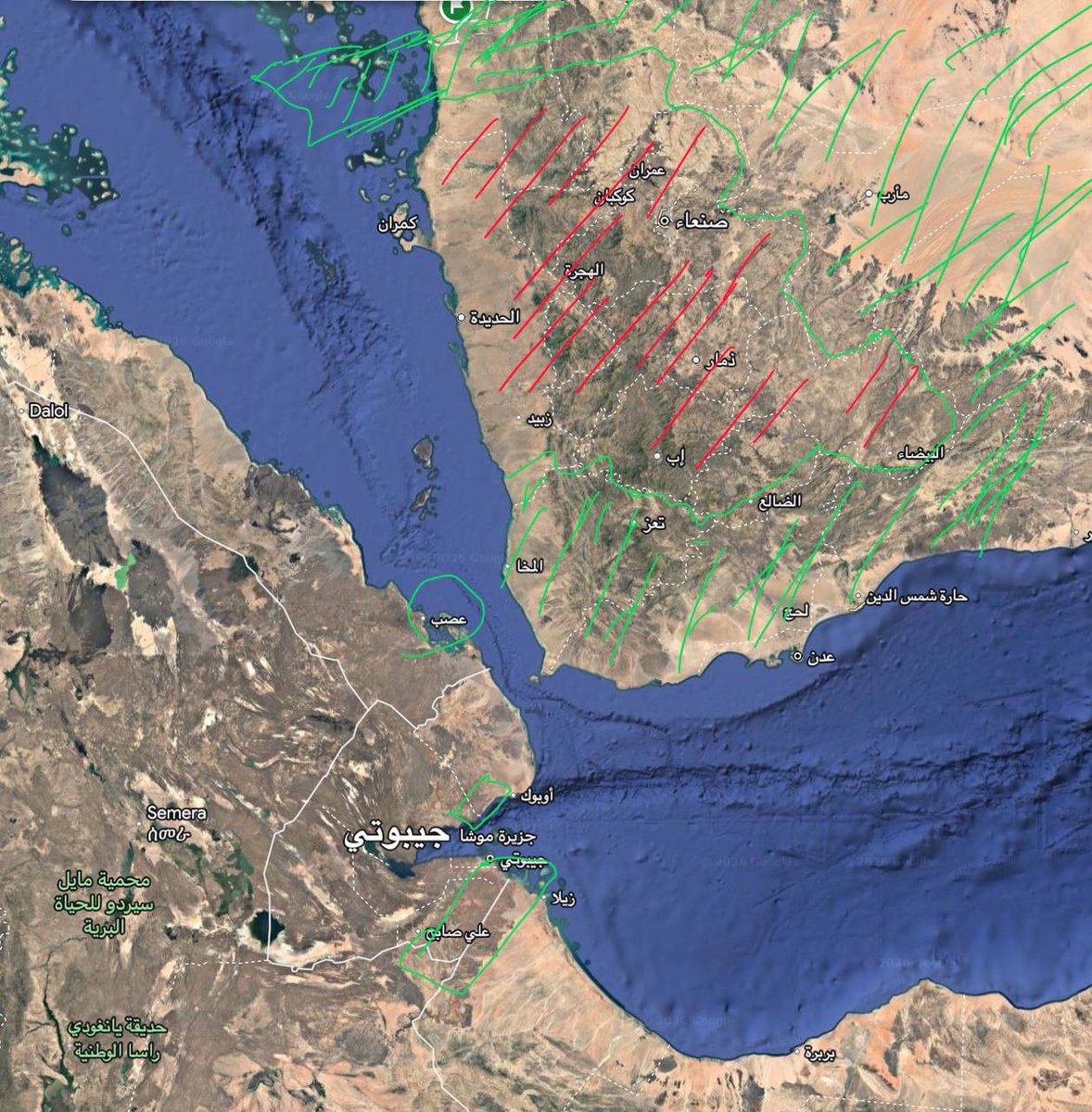 AClee0's tweet photo. ماذا فعلت «#السعودية» لتأمين مصالحها في البحر الأحمر ؟

🔹️هل تعلم أن :

• السعودية أستثمرت في ميناء عصب في إريتريا

• السعودية أستأجرت ميناء تاجوراء في جيبوتي لمدة 92 عام 

• السعودية بشكل جدّي كانت تفكر ببناء قاعدة عسكرية بمنطقة في جيبوتي بالقرب من الساحل ووزير دفاع جيبوتي كان يرحب بهذه الفكرة «حسب صحيفة الشرق الأوسط»

• السعودية لها بصمة في ميناء باجامويو في تنزانيا على المحيط الهندي (حقوق الامتياز والاستحواذ لتطويره وتشغيله)

• أضف لهذا القوات الشرعية اليمنية المتحالفة وسيطرتها على 90 % من الأراضي اليمنية وعلى 50 % من السواحل اليمنية على البحر الأحمر والجزر التابعة لها 

▪︎ مسألة إغلاق مضيق باب المندب أغبى قرار يمكن أن يتخذه الحوثي لو فكر يتخذه ⚠️