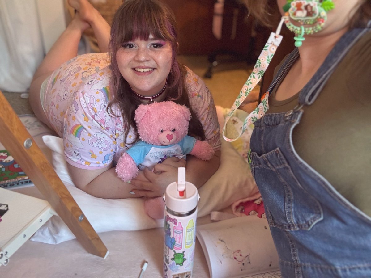 littlestpawz's tweet photo. ୨୧ : i love play dates with my sibby 🥺🎨🎀

☁️🌈🩷 || #ABDL #ageregression #littlespace #playdate https://t.co/24VMbLcT92