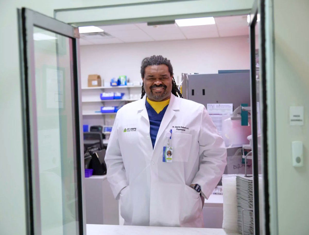 Offering_Hope's tweet photo. As the day winds down, we're reminded that healing happens in more than one room. Thankful for Dr. Roberts and our pharmacy team for the care they pour into every patient, every day. π
#StHopeHealthcare #TeamHope #healthcare #pharmacy #dickinson #houston https://t.co/2XywtrOKUH