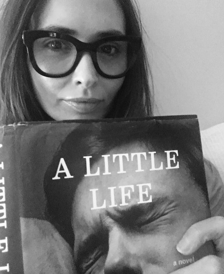 Berlinaufangirl's tweet photo. Ily Karolina and your outrageously ginormous glasses https://t.co/3cEEV0ZE2W