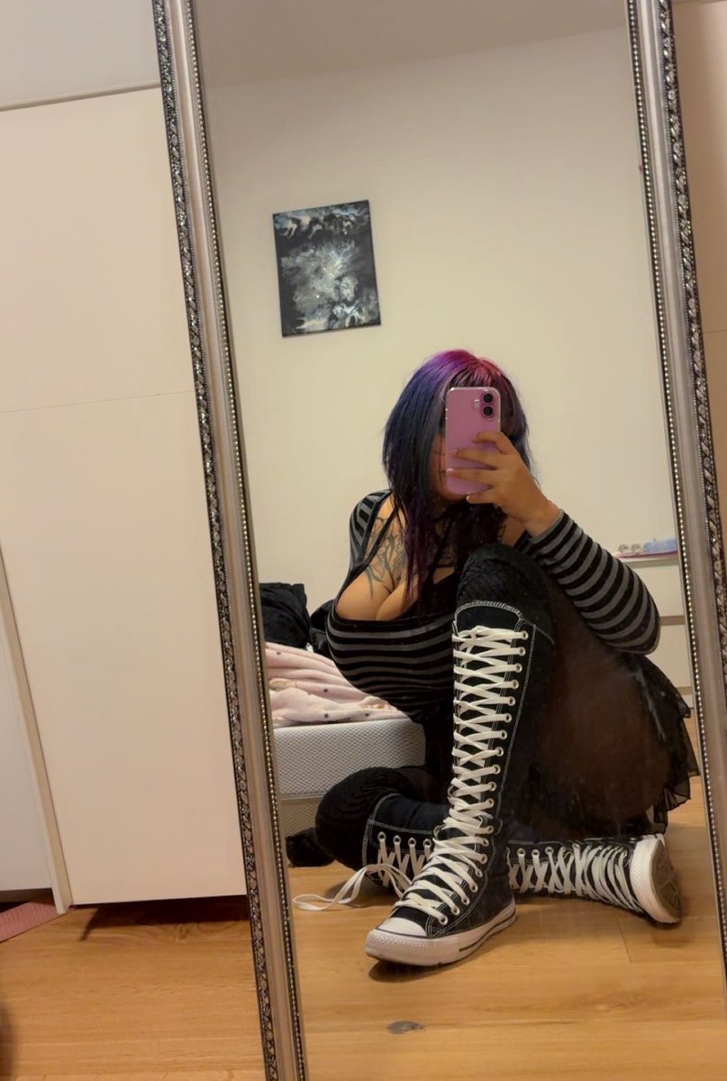 Violetster22's tweet photo. Can we cuddle? https://t.co/9jiARw07pn