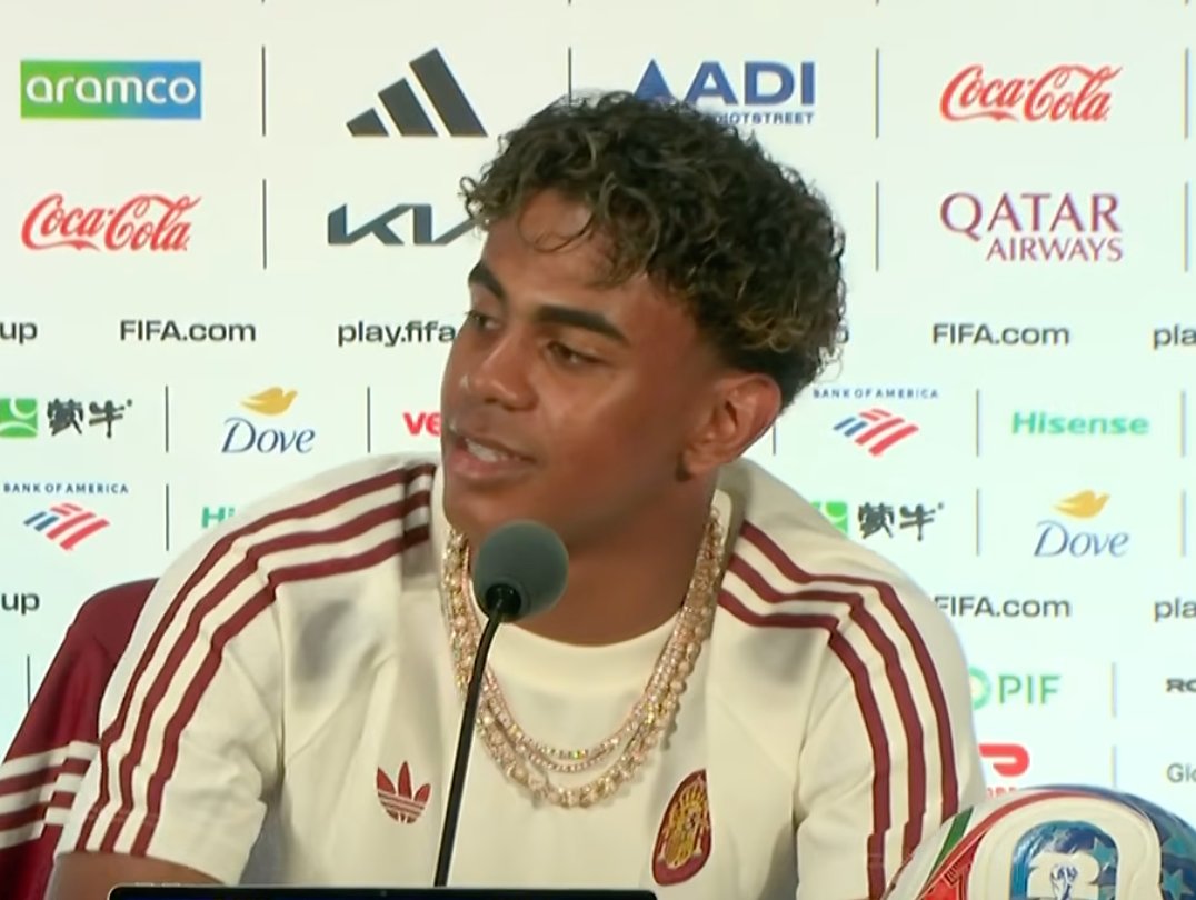 BarcaUniversal's tweet photo. ❗️ Lamine Yamal: "Everyone is saying that I'm not at my best level, so I guess you do NOT expect anything from me tomorrow."  

"I already know that tomorrow will be a SPECIAL DAY." https://t.co/sUbyaMCuCD