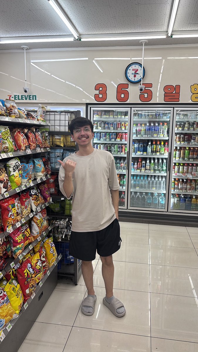 curtylol's tweet photo. sou grato a Deus por realizar um sonho de criança tão cedo, a riot por todo o suporte pro bootcamp acontecer, e ao fluxo, que posso dizer que evolui bastante e sou um player e uma pessoa muito melhor.

ansioso pela próxima fase, e obrigado por todo apoio e torcida!!
até logo 🤍 https://t.co/mUhTYzRB93