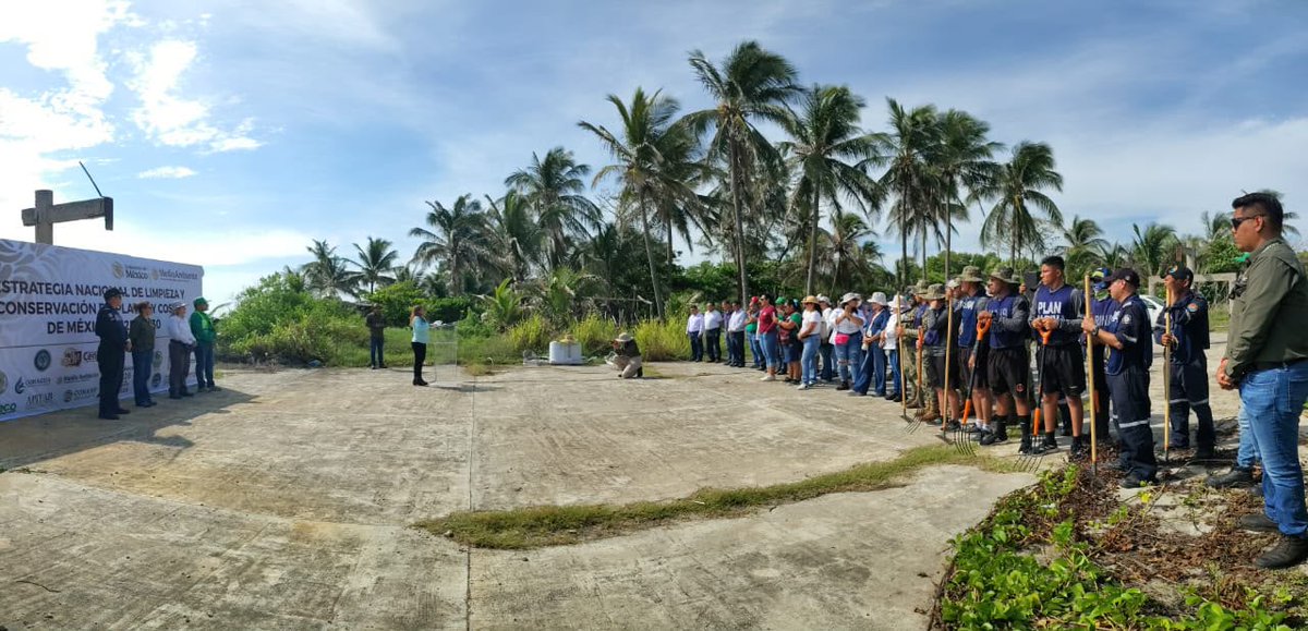 SEMARNAT_mx's tweet photo. En #Tabasco, la #Semarnat, a través de su Oficina de Representación estatal, coordinó la 15.ª Jornada de Limpieza y Conservación de Playas y Costas en Playa San Pedro, municipio de Centla.

🌊 En coordinación con autoridades y organizaciones aliadas, se recorrieron 3 kilómetros de litoral y se recolectaron alrededor de 550 kg de residuos, contribuyendo a la limpieza de las playas y a la protección de los ecosistemas costeros.

#SomosMedioAmbiente