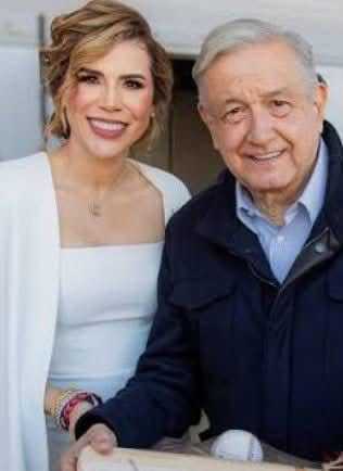 jorge_kato's tweet photo. Hola chairos @callejon_114 @Marcos_Mtz84 @ZuritaCarpio @AndreaChavezTre @fernandeznorona @A_MontielR @eltemagv 

Se acuerdan que estuvieron mame, y mame, y mame, y mame queriendo acusar a @MaruCampos_G de traición a la patria ?   Yo sí me acuerdo ...

Yo les quiero preguntar; cuándo veremos esa misma furia contra @MarinadelPilar por ofrecerse como informante del Gobierno gringo, e infiltrarse en las Mesas de Seguridad de Claudia ... o sea, una orejota 👂

Eso es traición a la patria, y a morena ... y Marina ya aceptó que los audios son reales.

Ella es la Judas; la Gran Traidora ... digo; nada que no supiéramos ya, pero lo divertido es que lo querían aceptar y ahora, ya se chingó todo !!!