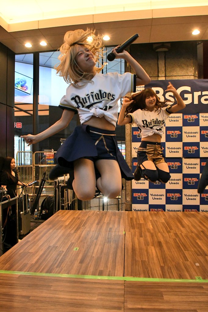 UG19940616's tweet photo. @RENA_BsG_397 おはようございます☼
連勝、そしてカード勝ち越しへ向けてまずは初戦全力応援ですね✊🏻🔥

珍しく!?めっちゃ跳べてた🤣
今日も1日がんばれな🧸 https://t.co/FEJOpGfP6O