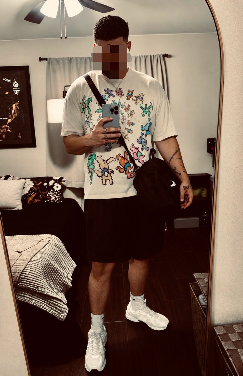 TheBoiSantana's tweet photo. Wake up. 
Make your bed. 
Go to the gym.
Cook your food.
Clean your work space.
Life hits different. I promise https://t.co/nLilcDEfVl