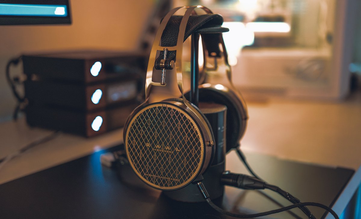 saebiyen's tweet photo. Raal Immanis headphones: triple ribbon drivers. 
#audiophile https://t.co/ybvGZCEfqQ