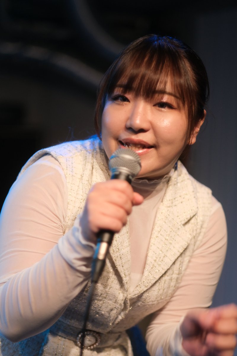 junko_nemo's tweet photo. @Yu131752 3月に続いての関西遠征おつかえもんでした★
たたたたたたたたたのしかったです😍
今回も素敵な想い出出来ました。ありがとうございます。魂感じる熱いライブ毎回楽しいです。ファミリー最高で最強😀残りの7月もはっちゃけるぞー😆 https://t.co/S2TwSOVfFZ