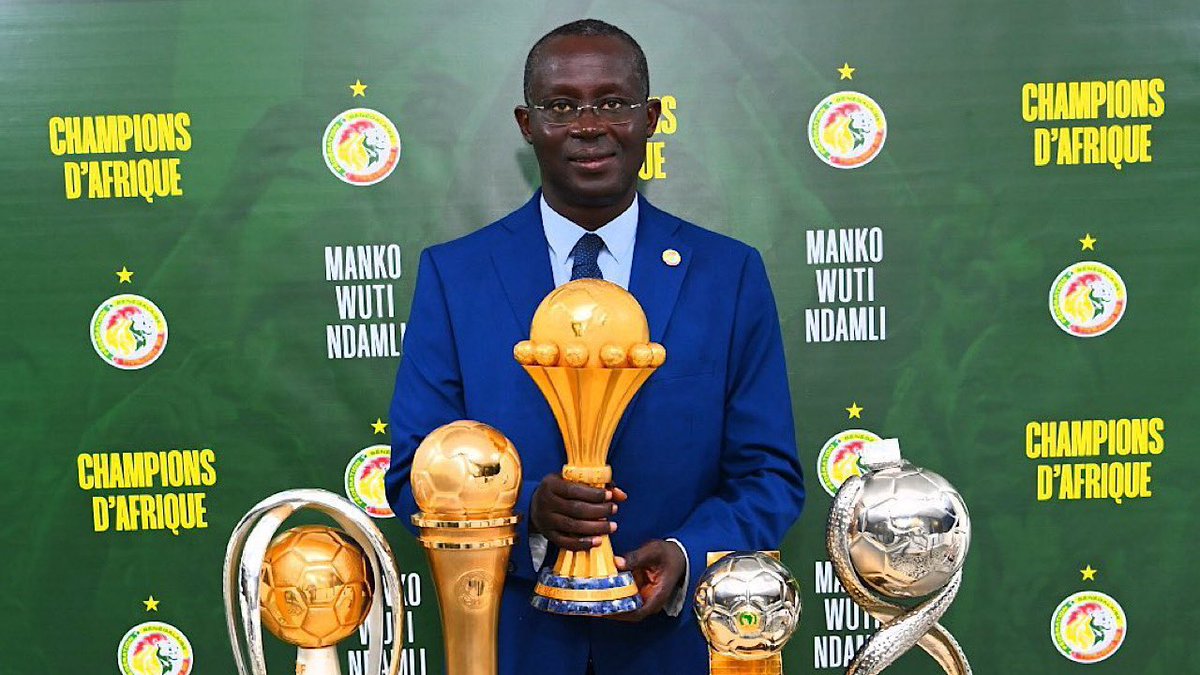 ʟɪɴᴏʜ🇸🇳 tweet media