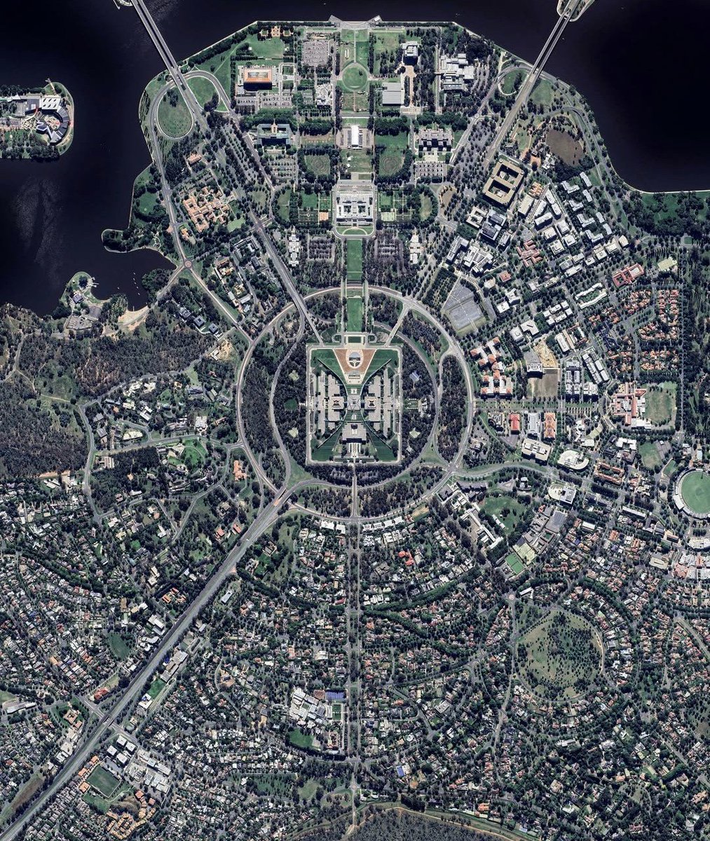 gietzschean's tweet photo. I really love the urban design of Canberra, Australia's capital https://t.co/xghx28NFho