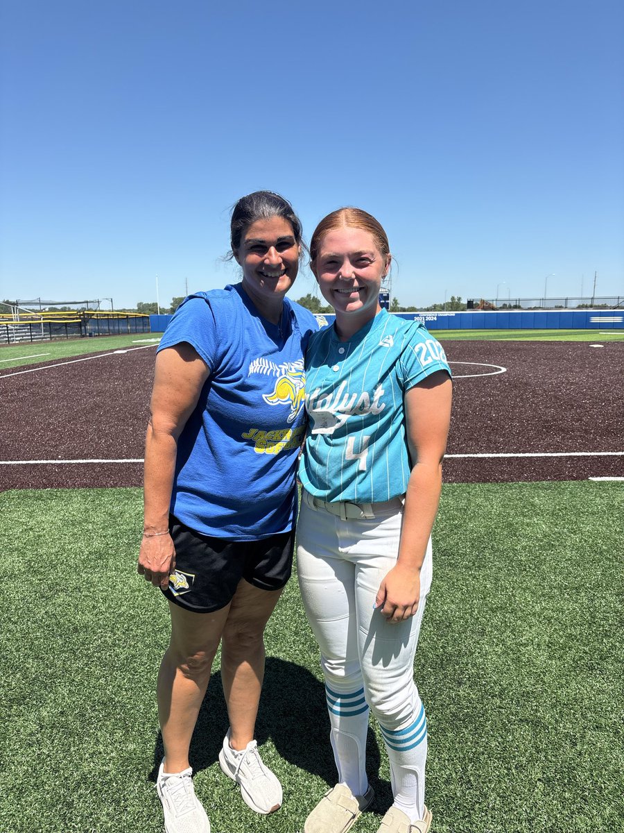 BrileyLaber2028's tweet photo. Thank you @GoJacksSoftball for an amazing camp! A special thanks to @KristinaMcSwee6 and @JoshBertke for all the feedback and drills to work on. I had so much fun with my teammates @Reese_Moody23 and @MaddieDuChene97! https://t.co/MCxY1fGVXh