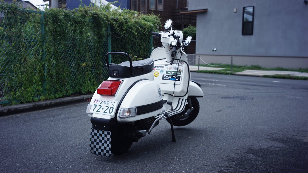 FoppishBiker's tweet photo. 定期眼科。久々にベスパで原宿まで。たたの移動だけど楽しい。 https://t.co/uHOvGVCpuR