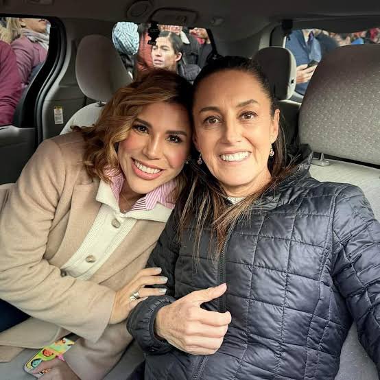 AdrianaDavilaF's tweet photo. Todas las pruebas que pedía Claudia las van a terminar entregando sus propios “compañeros”. 

El verdadero enemigo resultó estar dentro de Morena. https://t.co/MIYdZKOfpI