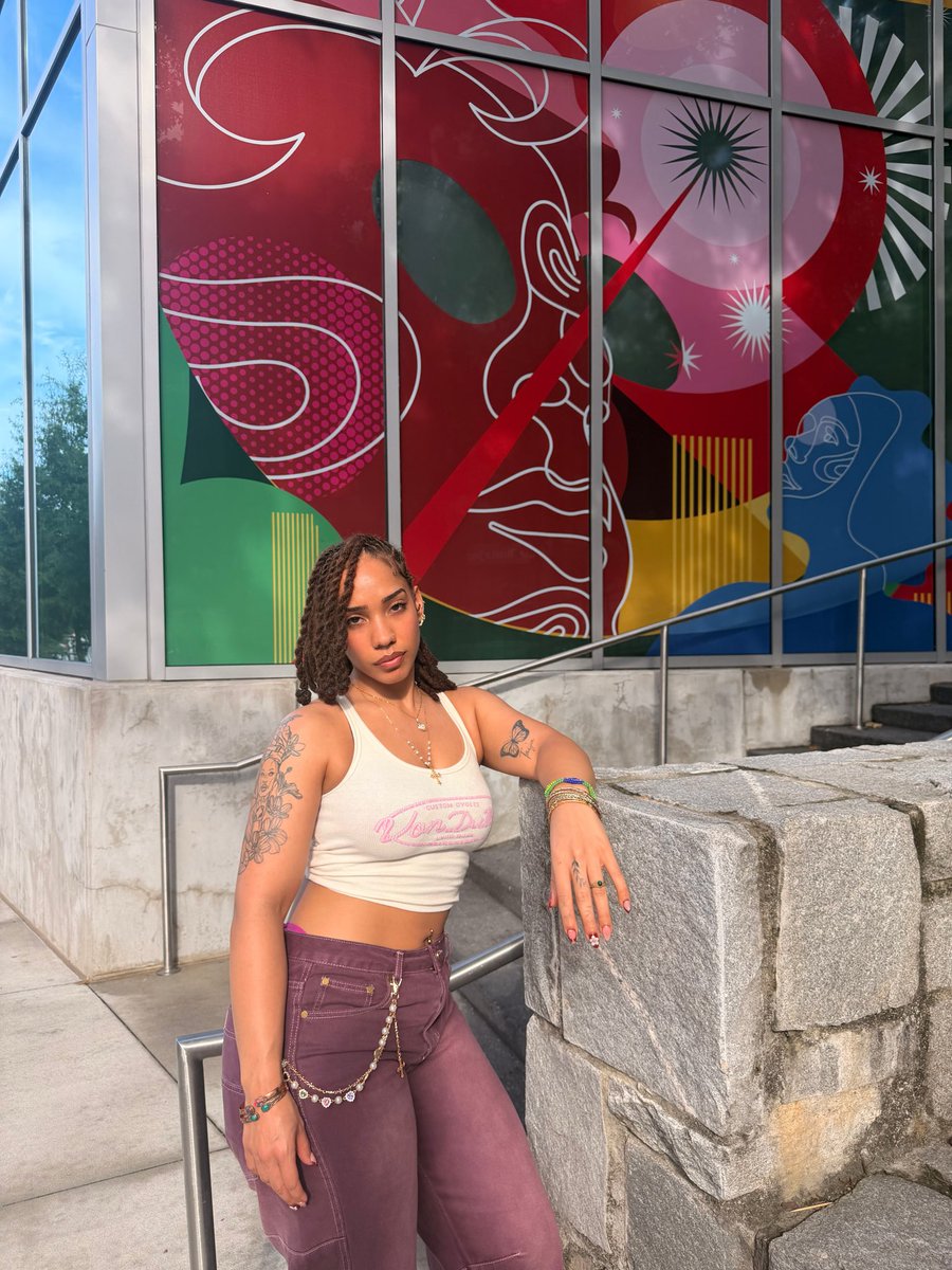 Kyhleeeeee's tweet photo. does it get any better than me ? no 🥰 https://t.co/cVAEsho2KW