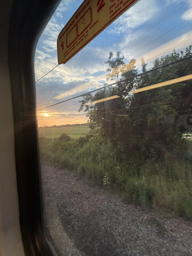 PISS_MUTT's tweet photo. I loveee traveling https://t.co/fIR5vDHOrZ