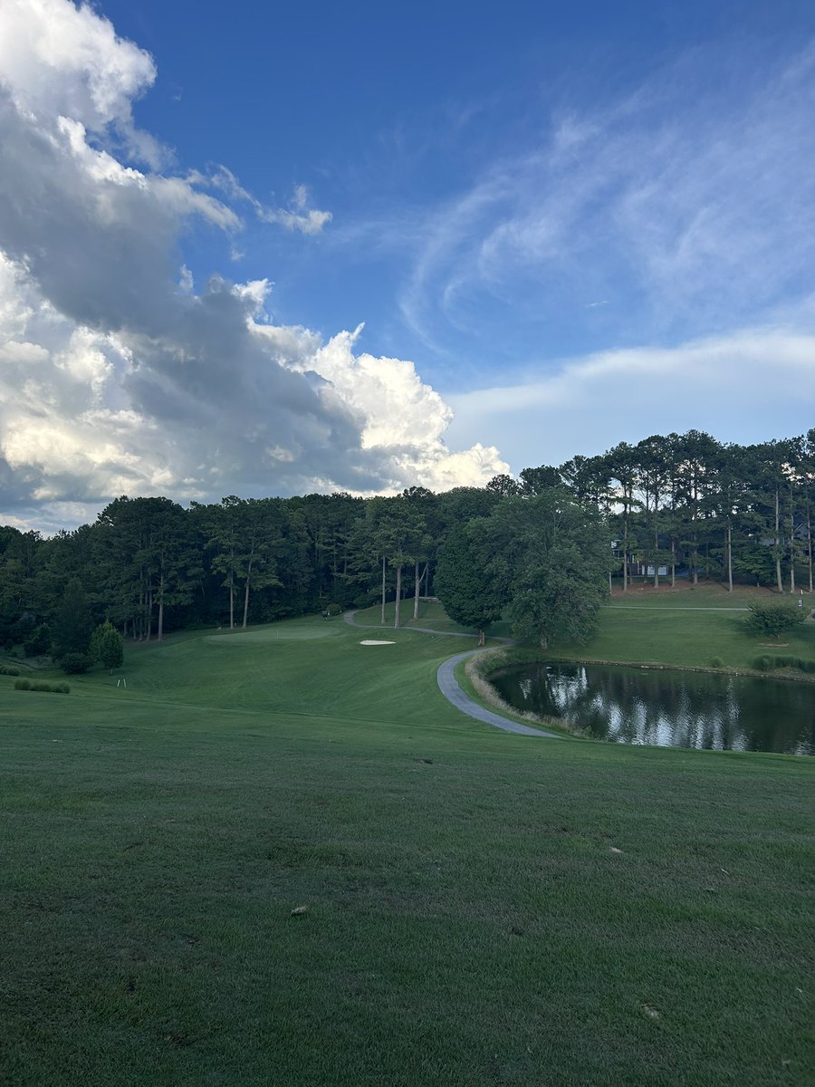 pumpdotbdc's tweet photo. Plan for the rest of the week: 

1: Buy more Jotchua
2: Golf https://t.co/rWVwLrsKb1