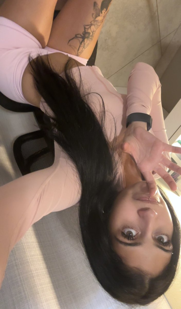 derpina tweet media