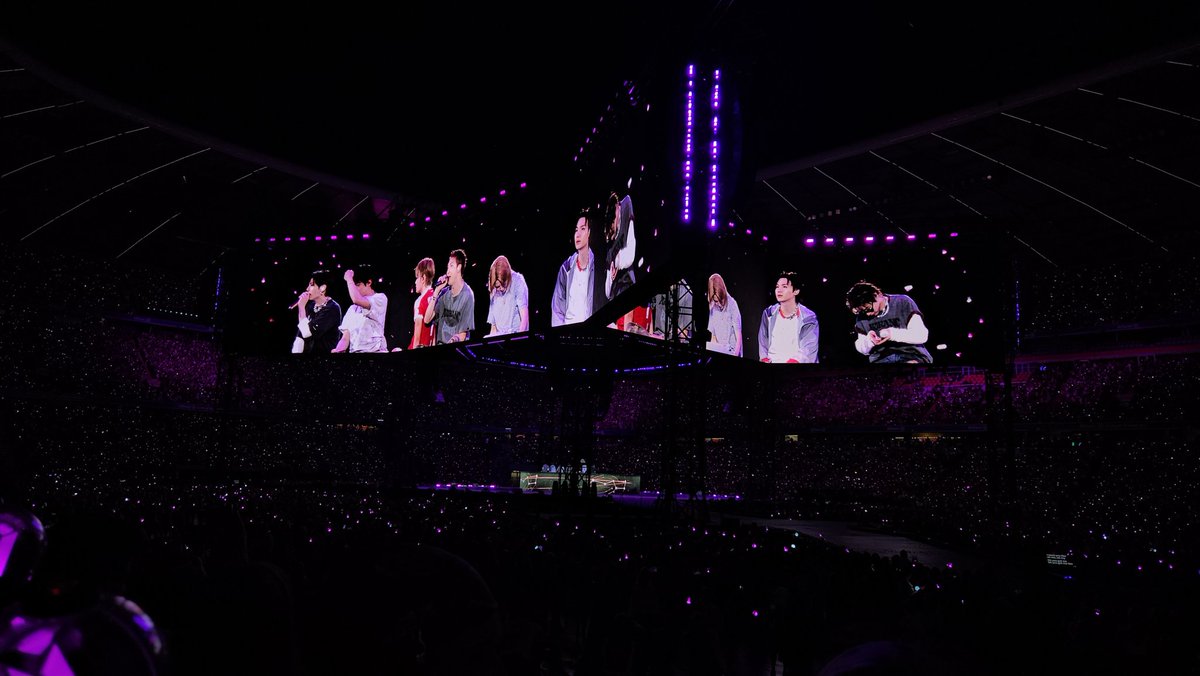 btsot71606's tweet photo. który jest moim safe place, i który tak bardzo kocham.

The best day of my entire life 💜💜 https://t.co/eOCyeXJnaZ