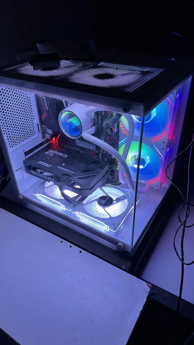 TechIndica's tweet photo. 🎮 UPGRADE DE PESO NO PC

✅ Placa de Vídeo MSI GeForce RTX 5060 Shadow 2X OC

🖥️ 8GB GDDR7 | 128-bit

🔥 DE R$ 3.399,00
💰 POR R$ 2.399,00

🔗 https://t.co/DuqhiAsyt4

#sstvi #PromoDoDia #PlacaDeVideo https://t.co/zXhJVAb6LV