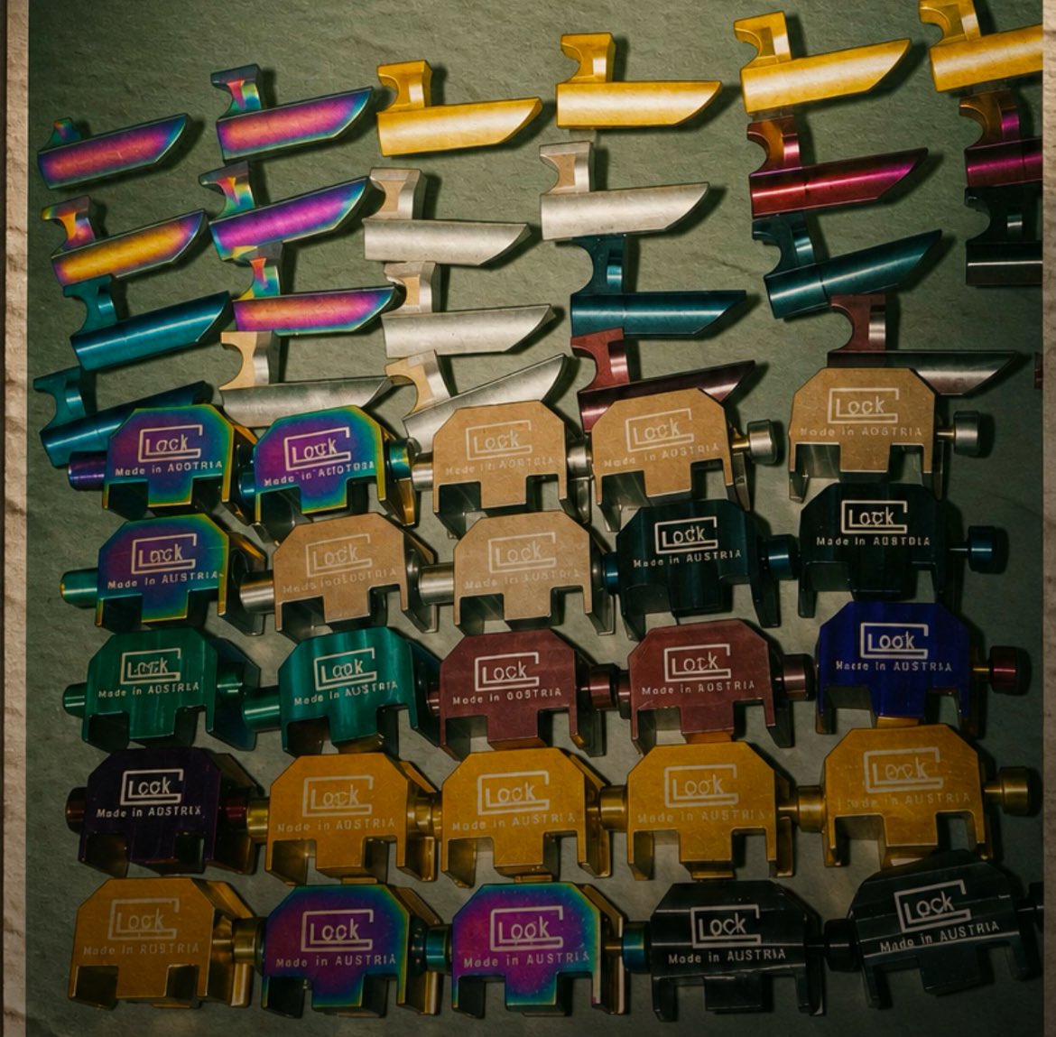 TopQualityPoles's tweet photo. Buttons buttons buttons 50$ a pop ✅️ #glock #arp #Gun #gunplug #fyp #weed #WeedLovers #telegram #signal #tappin #motion #shop #delivery #UPS #firearm #viral #weedsmokers #weedcommunity #za #hmu #buttons #button #switch https://t.co/RVEwCqc6Y1