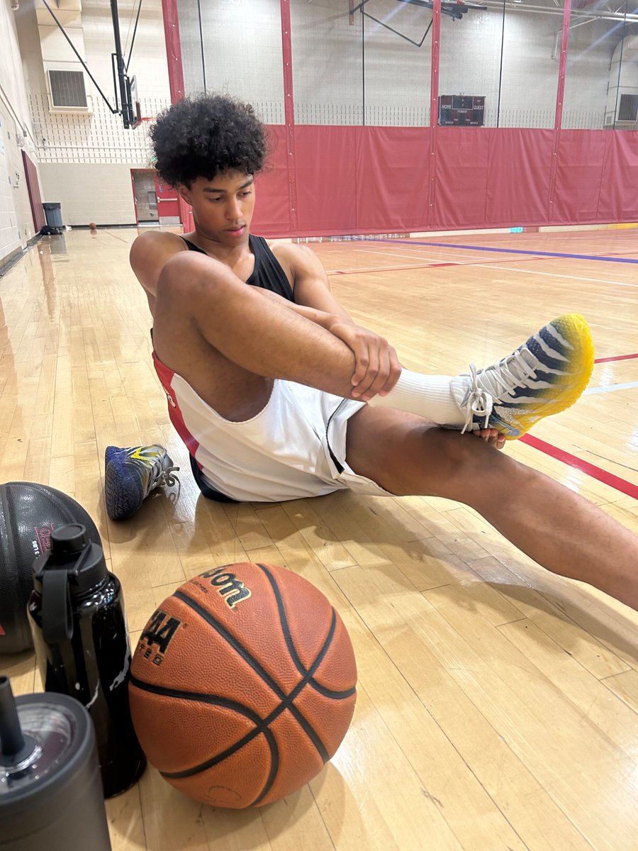 chrisrobisonjr's tweet photo. Back in the labs, shooting and bag work followed with vert training #GrindMode https://t.co/TrJYa5JwUW