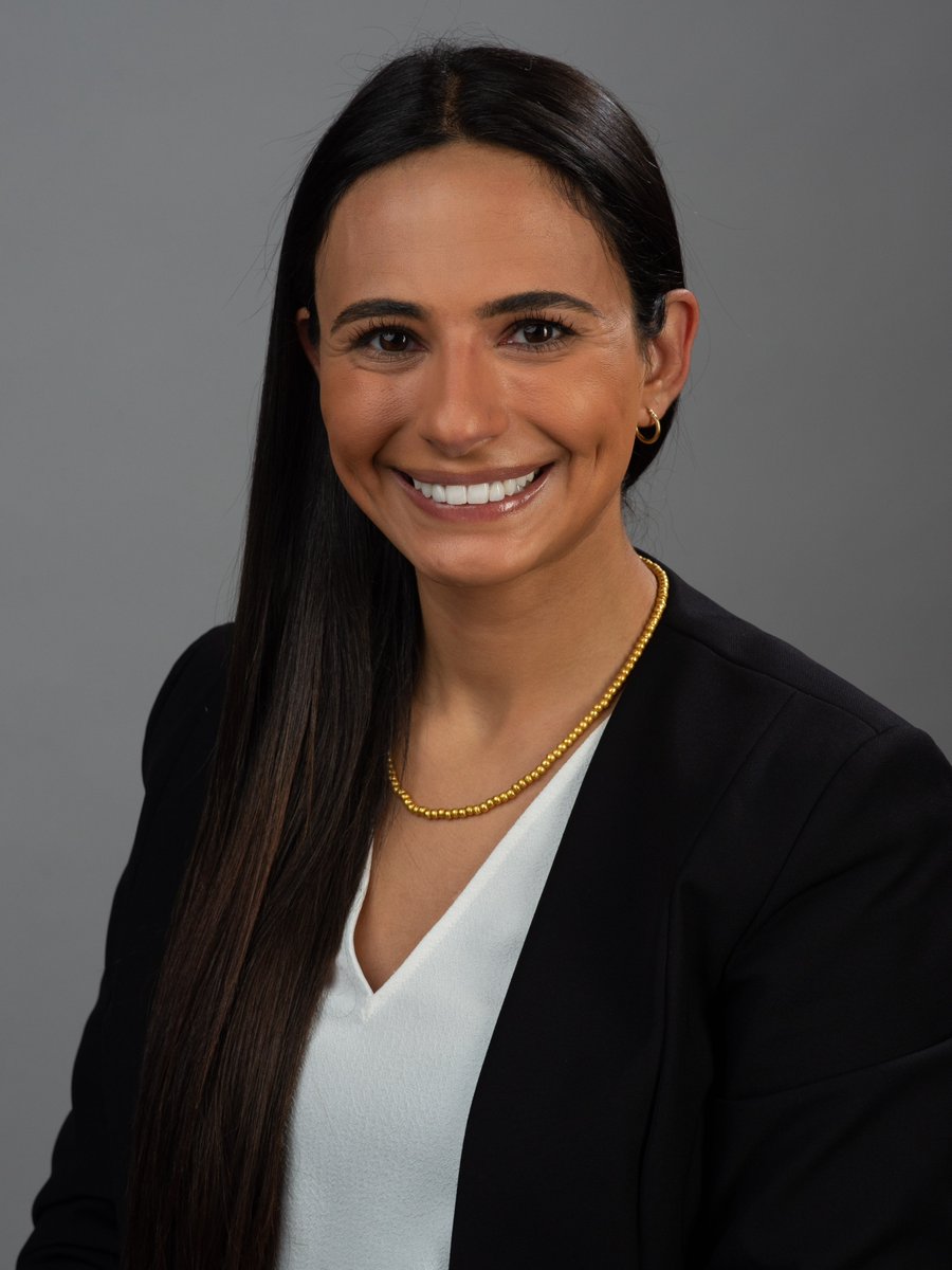 UOAlumni's tweet photo. Meet @OregonSB alumna Darya Kaboli-Nejad, BA ’19 (international studies). 🥎

Read about how Darya has taken on many roles throughout her life, including walk-on softball player at the UO, attorney, and nonprofit founder in #SHOUT ➡️ https://t.co/LOvBW5wRMD https://t.co/7V3ZBBmHTT