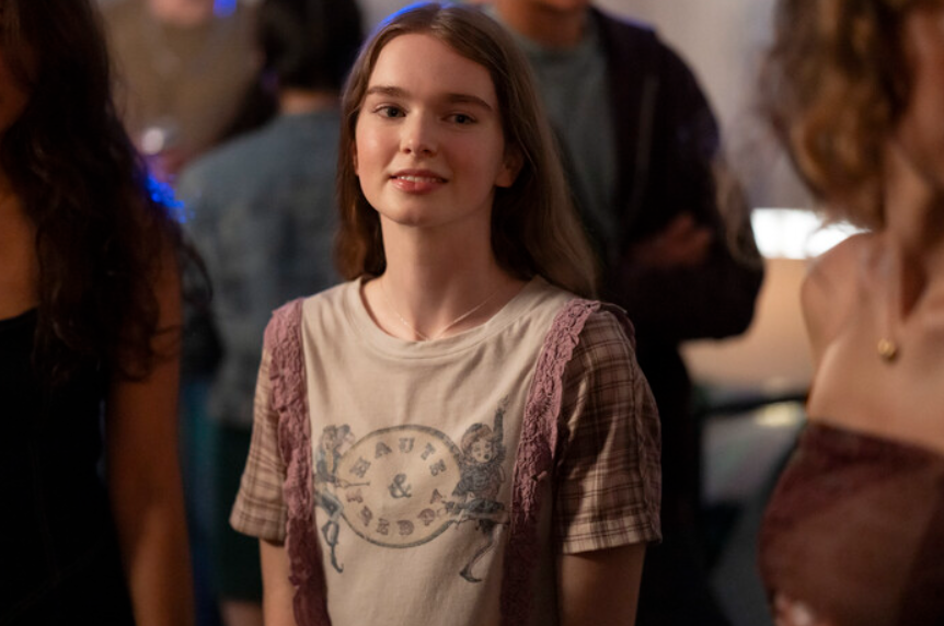 filonewsOK's tweet photo. 🎬🩸Primeras imágenes de "Carrie": Mike Flanagan adapta el clásico de Stephen King

El director que llevó adelante éxitos como "Dr. Sleep" y "La Maldición de Hill House" prepara la primera serie de la historia. 

Summer Howell fue elegida como protagonista tras una audición de 1000 artistas.

Tendrá 8 capítulos y se estrenará en Prime Video.