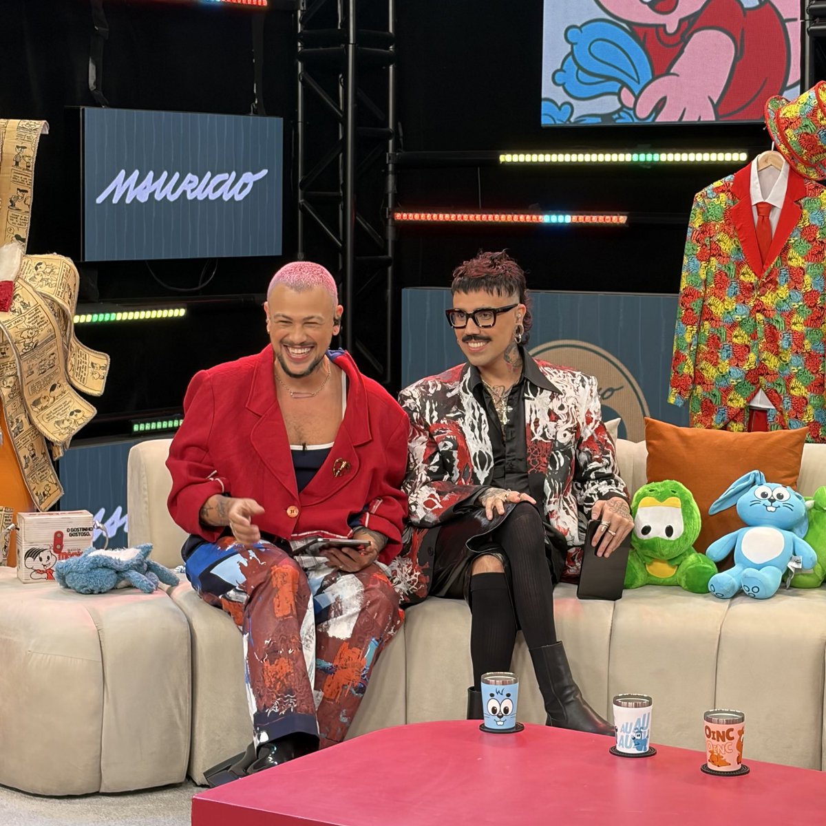 mspestudios's tweet photo. Tem história, tem curiosidade e tem fofoquinha! Um mergulho no universo da MSP e nos bastidores do desfile Mauricio 90. 💙

#Mauricio90NaDiaTV https://t.co/XBviXnIX6F