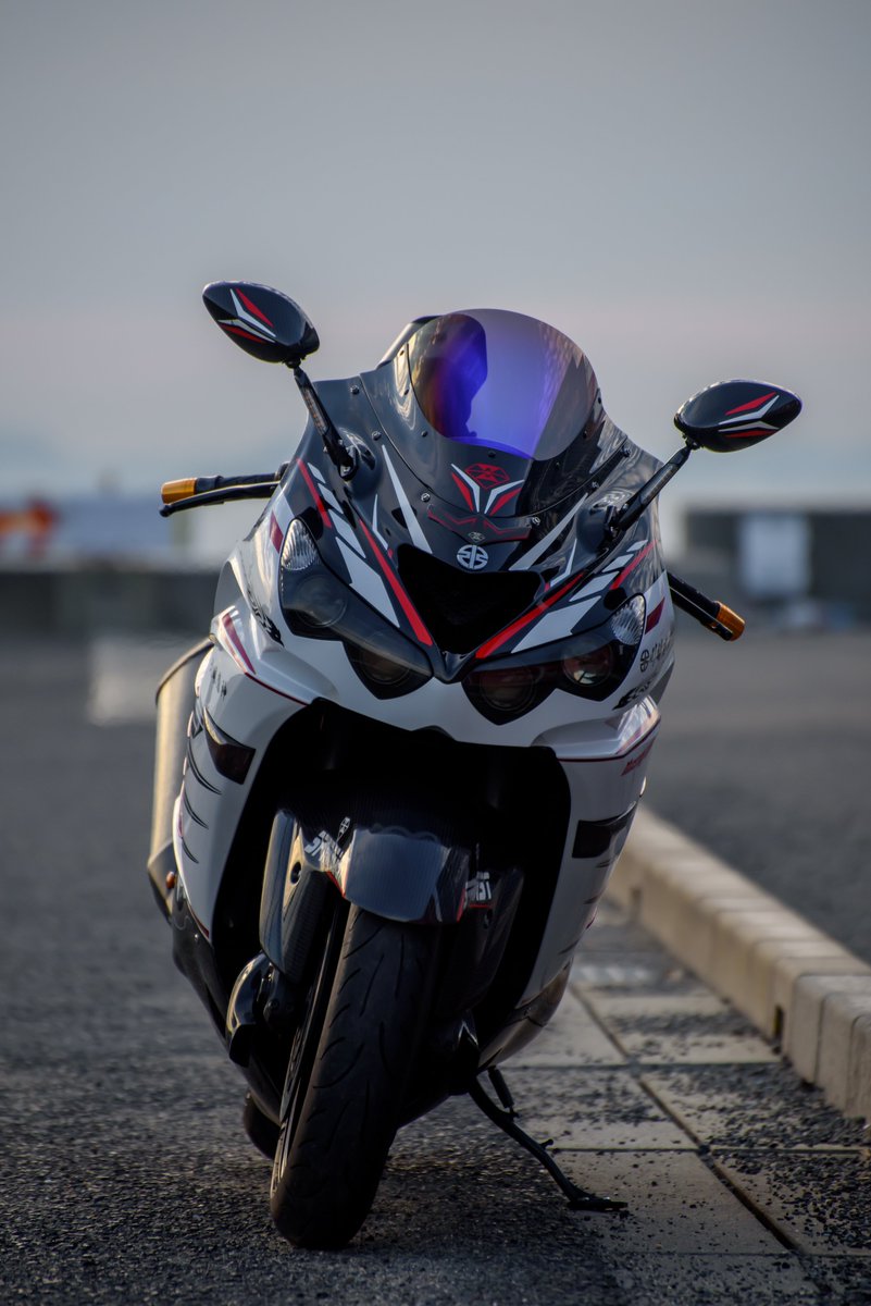 oRdg7jsYb0fc4nd's tweet photo. #毎月14日は14Rの日
#kawasaki #zx14R #六眼魔神
#LALUMIERE #CUIRACE #Micrographic #SPIRITBEAST
#マジカルレーシング
相棒～早く帰って来～い(´TωT`) https://t.co/WuZpCsJxPW
