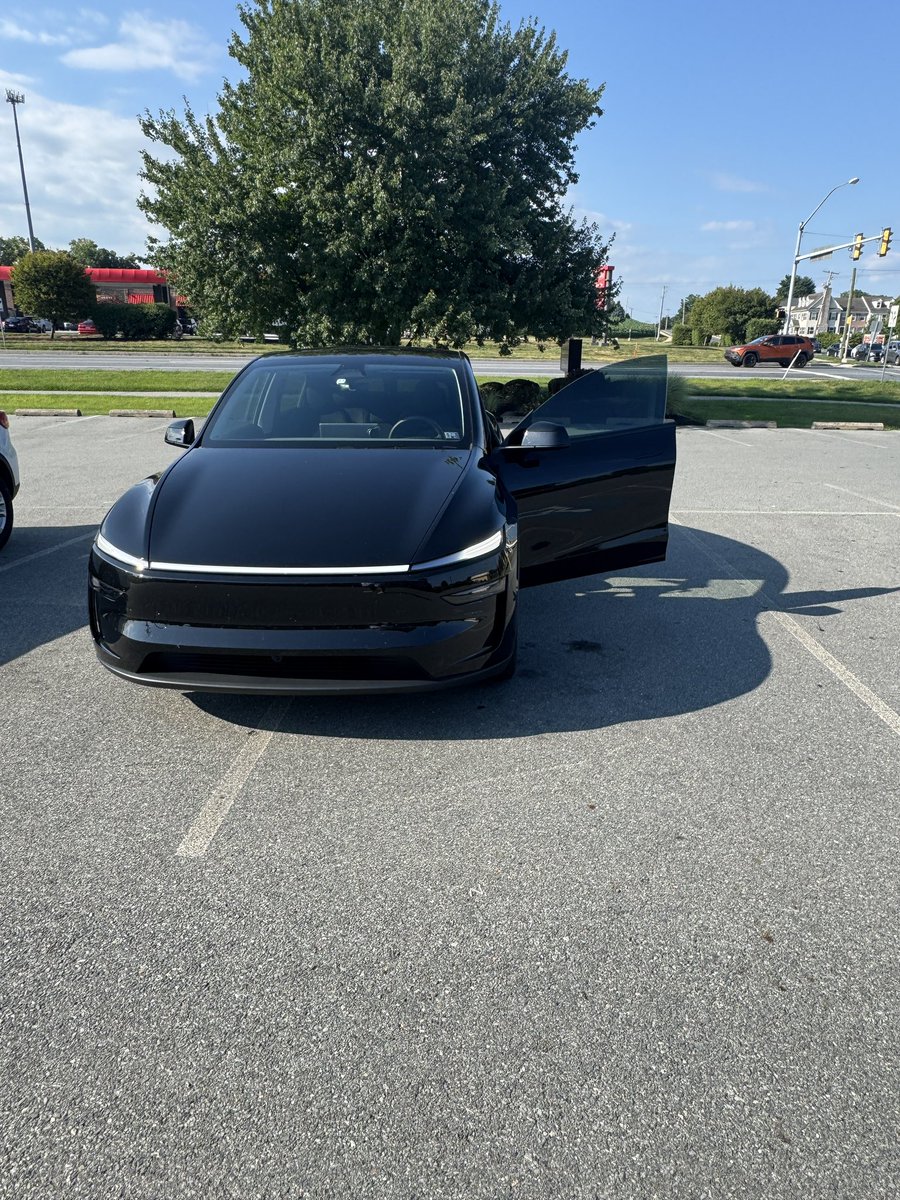 TESLARATI tweet media