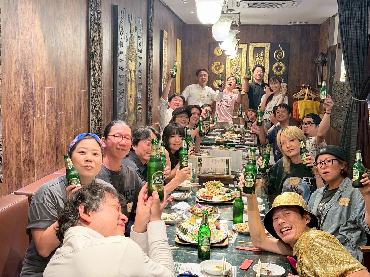 naamwaan19's tweet photo. 昨日は方南町タイまつりの打ち上げにお邪魔させていただきました🍻

大阪出身の私が、「方南町」という東京の商店街で「タイ」をきっかけに出会えた素敵な方々です☺️💓

初めて行った新宿のスクンビット・ソイ55🇹🇭
ยำผักบุ้งกรอบが特に超おいしかったー🤤❤️

ジミーさん何から何までお疲れ様でした🙏
@ji_mmy7445