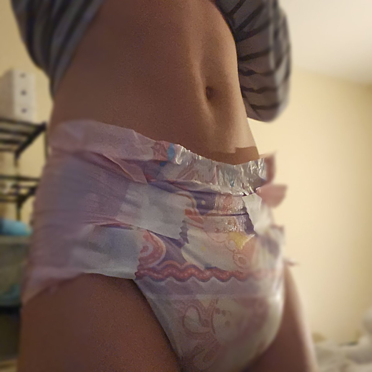lunadiaper's tweet photo. Rate the tape job? 🙂‍↔️ 

#Abdl #diapers https://t.co/XoJUMJlFK2