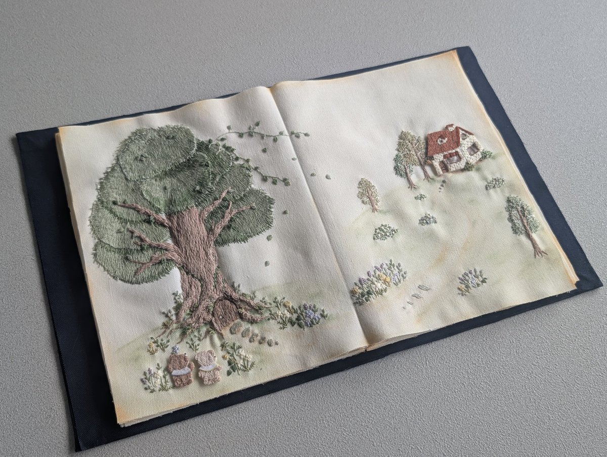 Cafune02517243's tweet photo. 刺繍アートフェスティバルまでいよいよあと2日！
会場での人気投票もあったりでわくわくとドキドキと🧸🤍

約5ヶ月今の全力を詰め込んだ作品を
どうぞ直接見ていただけると嬉しいです
イベント情報はツリーに⬇⬇ https://t.co/mz7m8ok0Kp