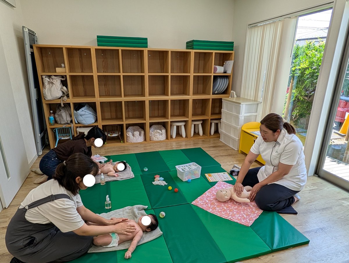 OOSAWAGARDEN's tweet photo. #OOSAWAGARDEN
#オオサワガーデン  

本日はベビーマッサージレッスンを
開催いただきました🌿  

次回は8/18㈫です😊  

千葉
八千代
子育て
産後
育児
ママ
ママ友
ベビー
赤ちゃん
初マタ
子連れ
子供
遊び場
習い事
０才
1才
レンタルスペース
mama
千葉おでかけ https://t.co/wSrfmAc9JG