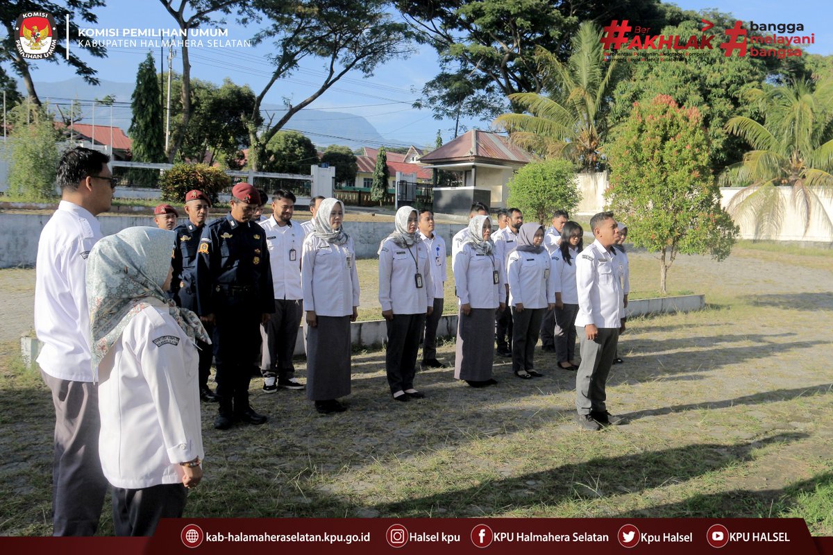 KpuHalsel's tweet photo. #TemanPemilih,KPU Kabupaten Halmahera Selatan melaksanakan apel pagi rutin yang diikuti oleh seluruh jajaran sekretariat dan pegawai. (13/7/2026)

#KPUMelayani
#KPUHALSEL
#KPURI https://t.co/1gKEN601fM