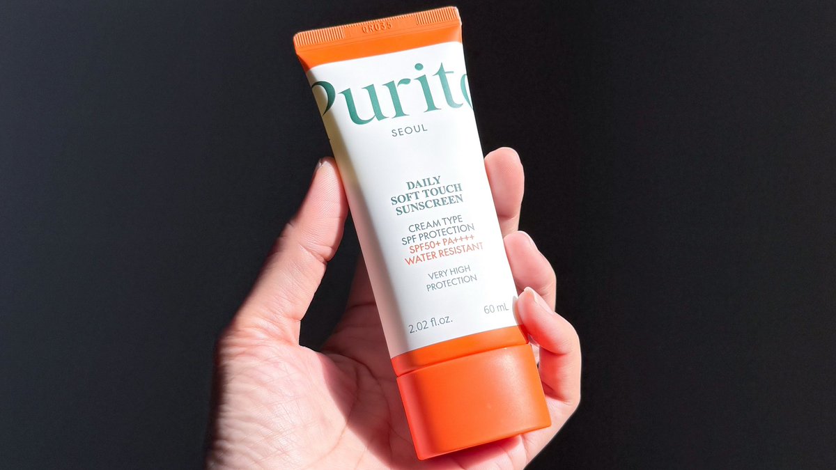 ManussananU's tweet photo. กันแดดที่ได้ลองแล้วชอบเลย 
Purito Seoul Daily Soft Touch Sunscreen SPF50+ PA++++
เนื้อบางเบา เกลี่ยง่าย ไม่เหนอะผิว ไม่ทิ้งคราบขาว หลังทาแต่งหน้าต่อได้ ไม่รบกวนเมคอัพ อ่อนโยน คนผิวบอบบางแพ้ง่ายก็ใช้ได้
ช่วยปกป้องผิวจากแสงแดด พร้อม 5 in 1 Protection ทั้งน้ำ เหงื่อ ทราย น้ำทะเล และกิจกรรมกลางแจ้ง
แถมยังช่วยปลอบประโลมผิว และเสริมเกราะป้องกันผิวให้แข็งแรงขึ้นด้วย