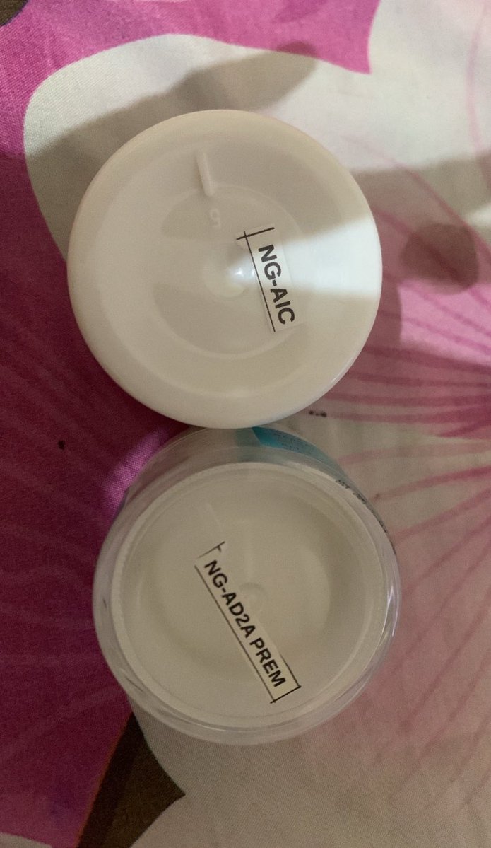 asikoiu's tweet photo. @undipmfs3 preloved cream anti iritasi sama cream ad2a premium naavagreen, baru bgt tdi malem dipakek cuma 1x, dipreloved karna bu bgt nder🙏 https://t.co/kDvyDvqdub