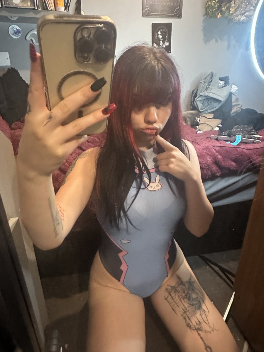 MarigoldVoid's tweet photo. not to be weird but can you lay your head on my chest while I play with your hair https://t.co/XMvM6TkQ04